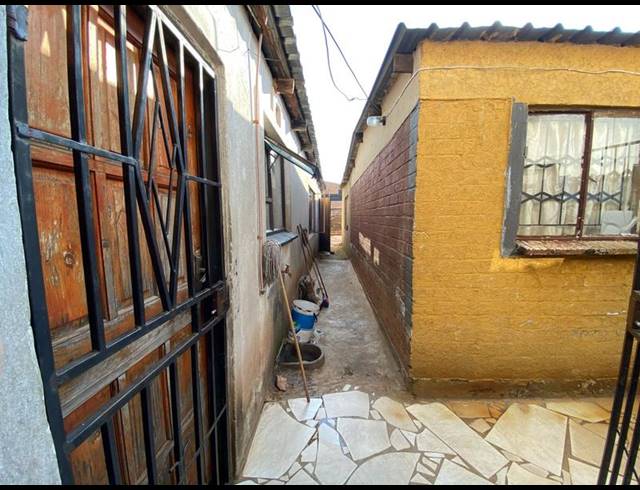 5 BEDROOM HOUSE FOR SALE IN KATLEHONG SOUTH